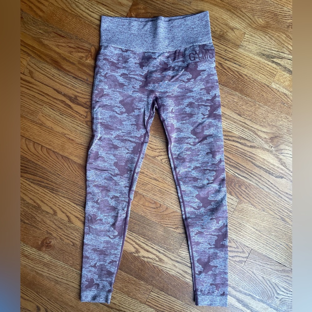 Gymshark camo seamless winter berry. Size medium